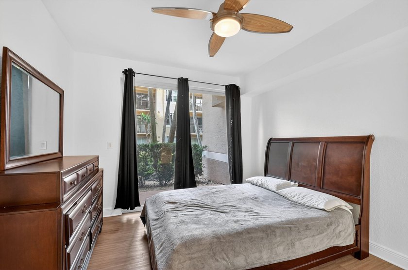 Embrace the pinnacle of West Palm living at Flagler Point! This - photo 13