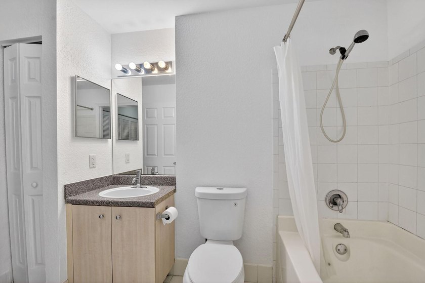 Embrace the pinnacle of West Palm living at Flagler Point! This - photo 16
