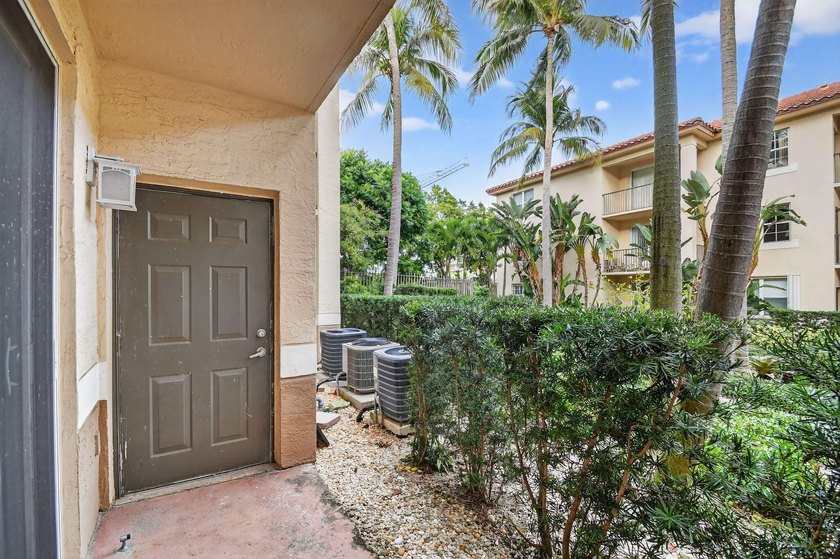 Embrace the pinnacle of West Palm living at Flagler Point! This - photo 23