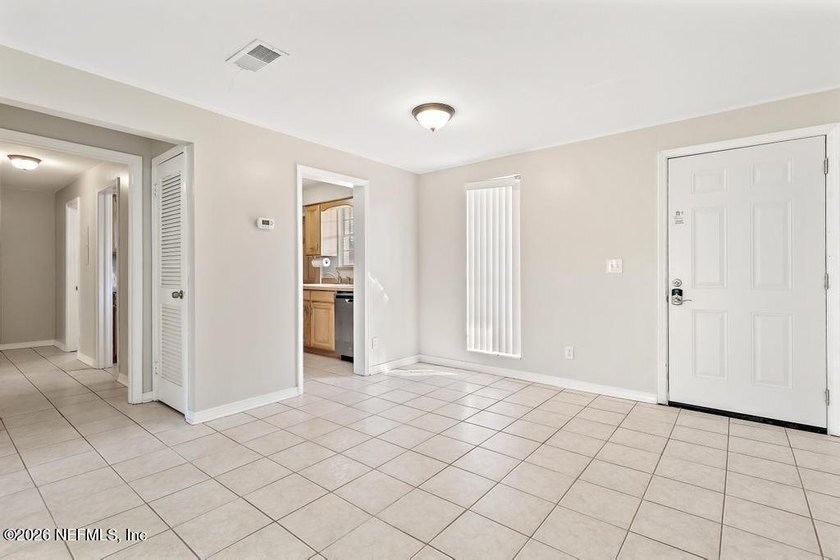 **Seller is willing to contribute to buyer's closing costs** - photo 3