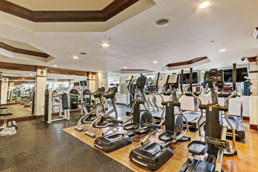 Embrace the pinnacle of West Palm living at Flagler Point! This - photo 35