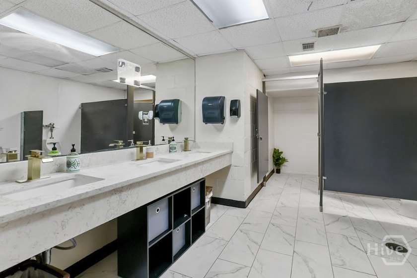 Location, Location, Location! This expansive 25,200 sq - photo 23