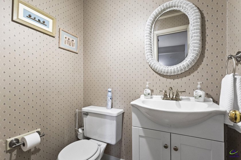 Step into timeless elegance with this stunning Victorian-style - photo 26
