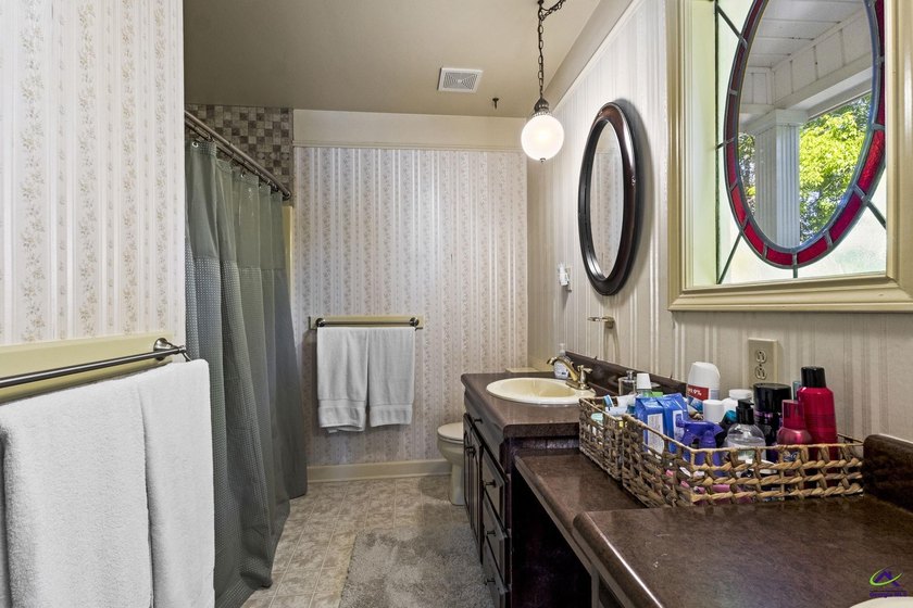 Step into timeless elegance with this stunning Victorian-style - photo 38
