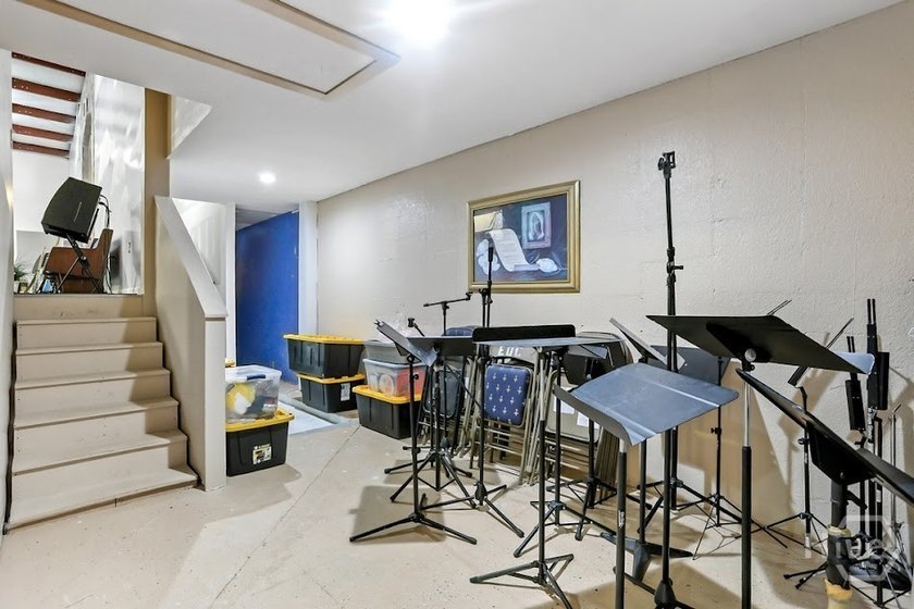 Location, Location, Location! This expansive 25,200 sq - photo 42