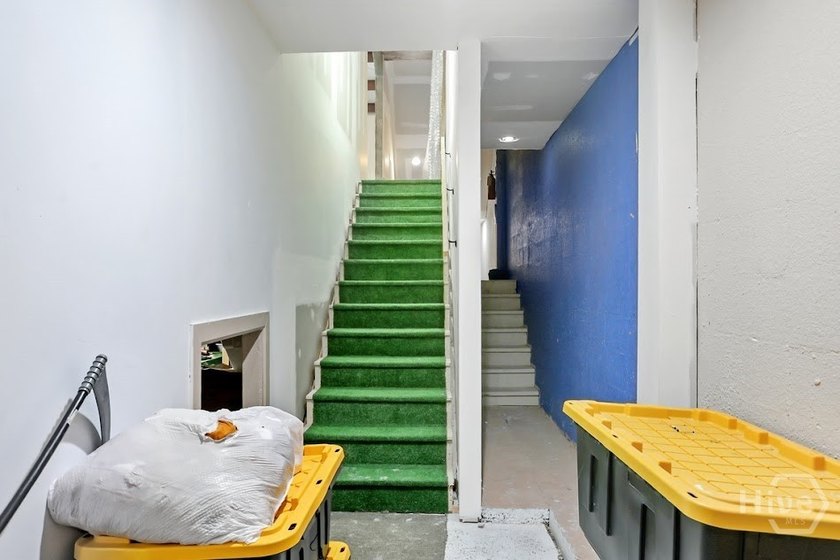 Location, Location, Location! This expansive 25,200 sq - photo 43
