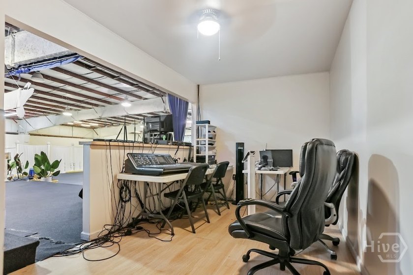 Location, Location, Location! This expansive 25,200 sq - photo 44