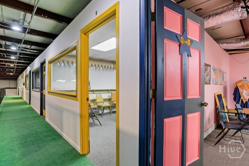 Location, Location, Location! This expansive 25,200 sq - photo 47