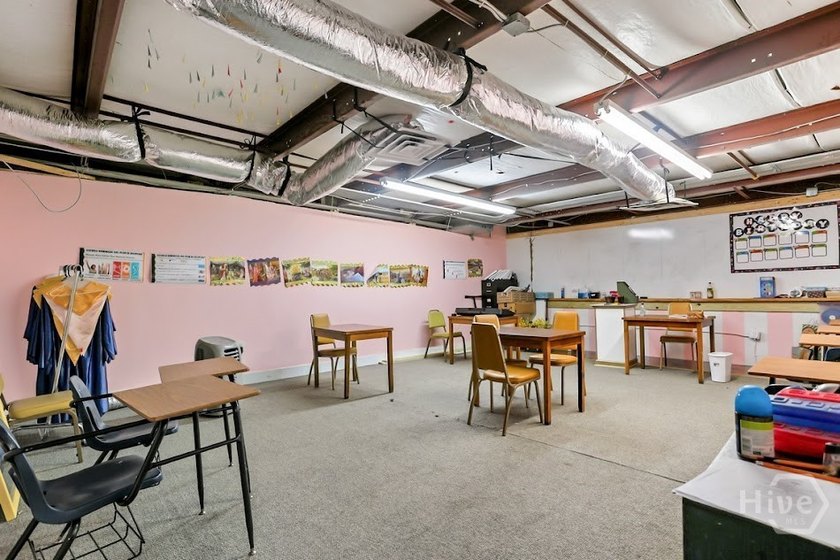 Location, Location, Location! This expansive 25,200 sq - photo 48