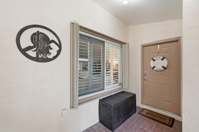 Don't Wait ! Welcome to this charming 3-bedroom, 2-bathroom - photo 4