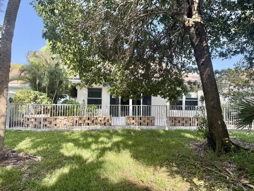 Welcome to this well-appointed, Divosta built, 3-bedroom - photo 4