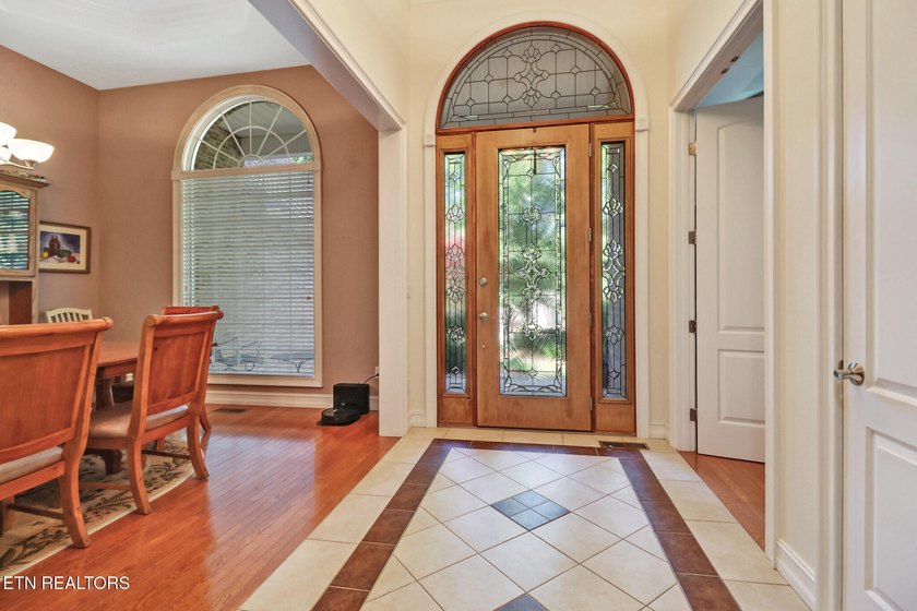 Experience luxury golf course living in this entertainer's dream - photo 8