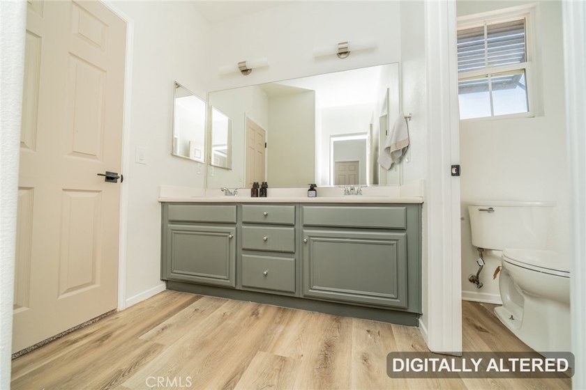 Welcome home! This beautiful two story home located in the city - photo 32