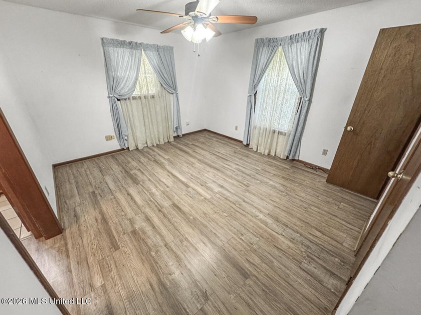 Located in a quiet country setting just minutes from town, 1560 - photo 8