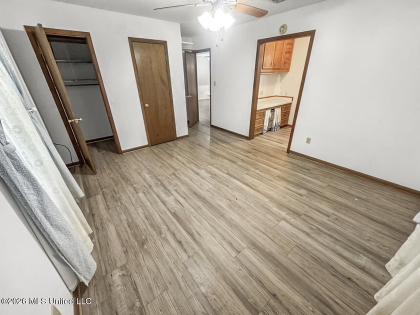 Located in a quiet country setting just minutes from town, 1560 - photo 9