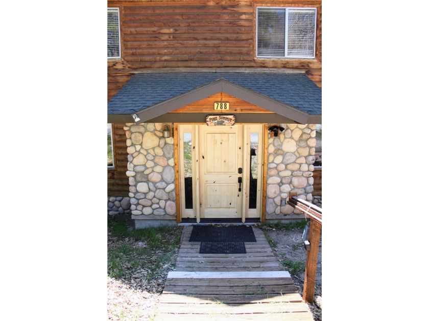 Moonridge mountain chalet with ski slope views! Nestled in the - photo 3