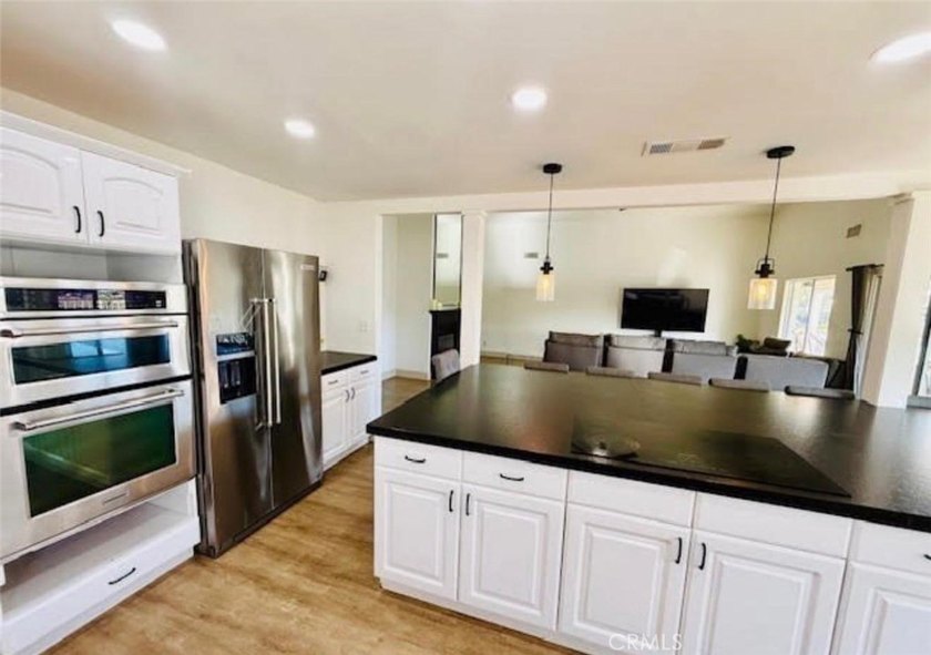 Beautifully upgraded home with view of the golf course, 18th - photo 6