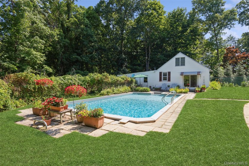 Charming Cape in the Heart of Port Jefferson Village Filled with - photo 27