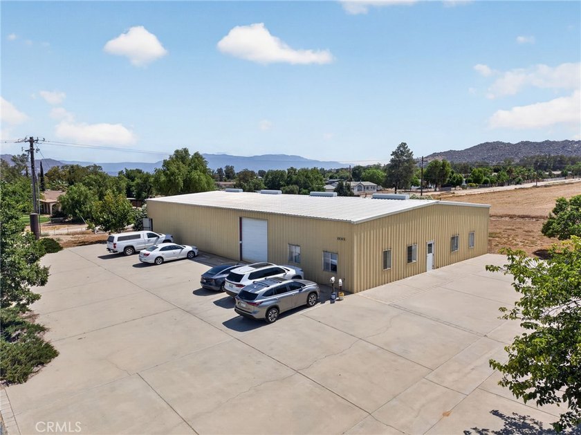 Unbelievable Opportunity on 18.6 Acres! Endless possibilities - photo 10