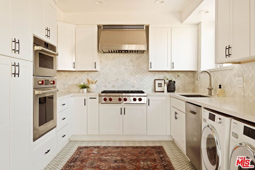 Rare opportunity to own an exceptionally spacious, beautifully - photo 25