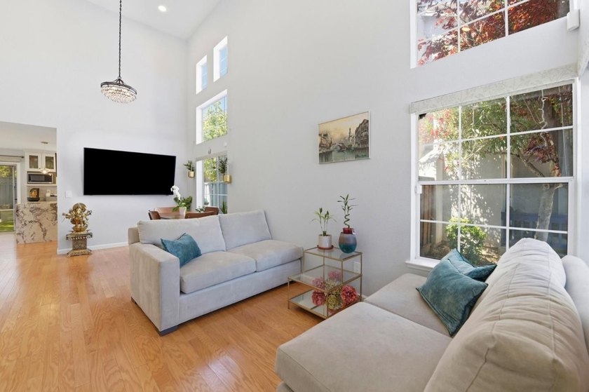 This elegant residence in Fremont's sought-after Parkmont - photo 7