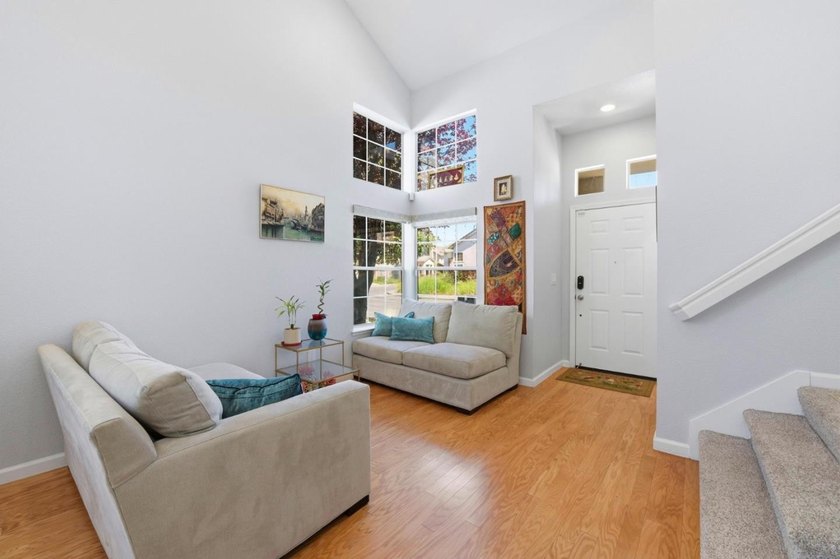 This elegant residence in Fremont's sought-after Parkmont - photo 8