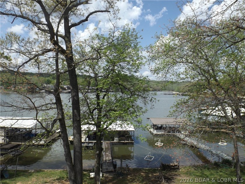 Far from your typical A-frame home, this beautiful 3-bedroom - photo 44