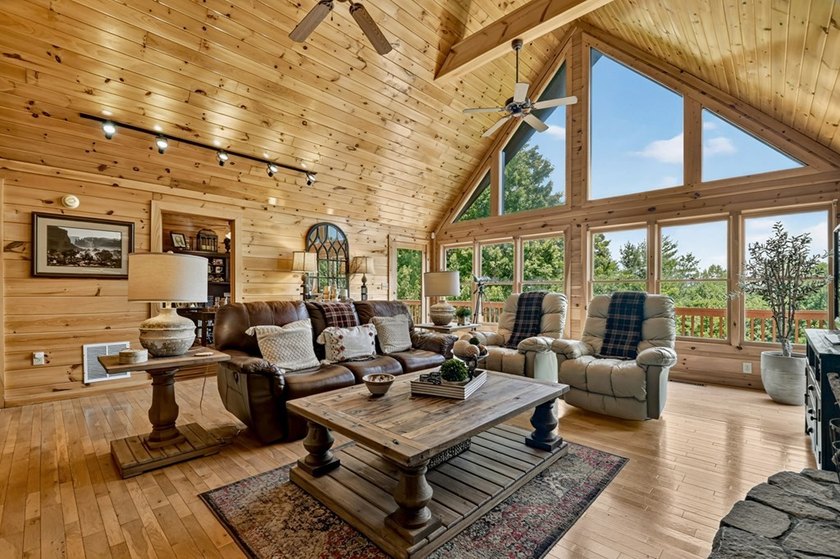 THE PINNACLE OF NORTH GEORGIA MOUNTAIN LIVING - Fall in love - photo 47