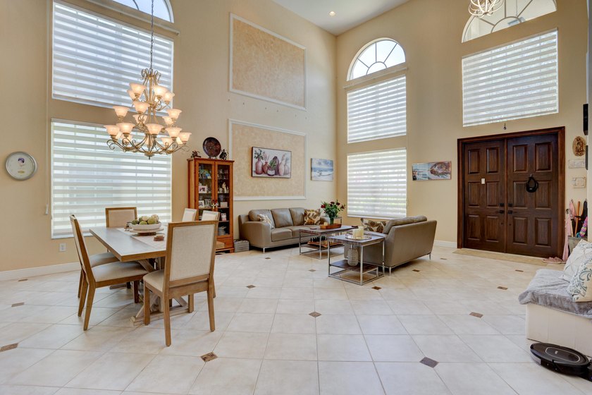 Rarely available Lake Front pool home in a GL Homes gated - photo 7