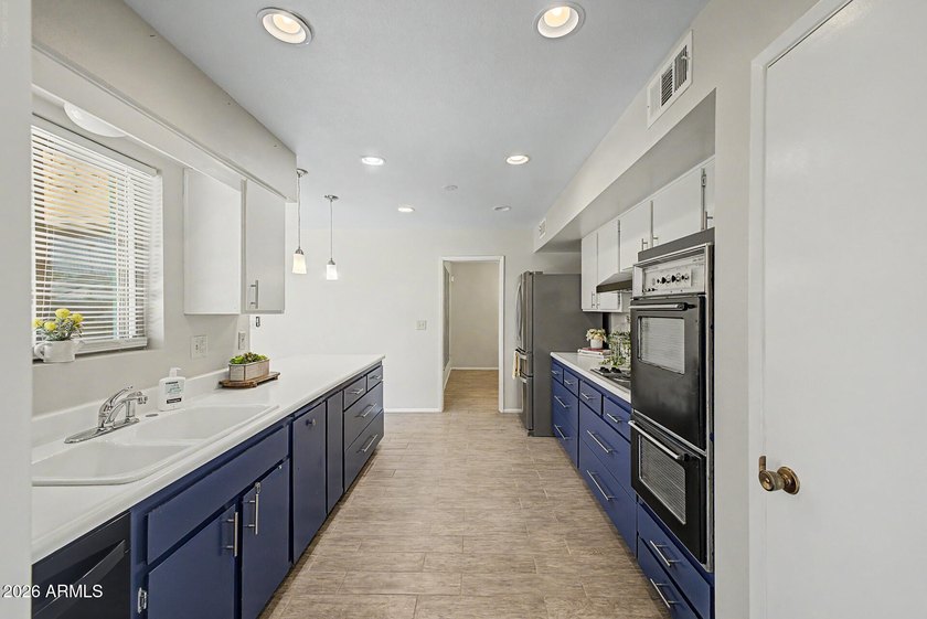 Charming, peaceful neighborhood with easy access to recreation - photo 3