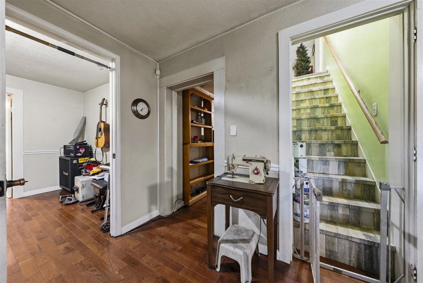 Escape to the peace and charm of country living with this - photo 12