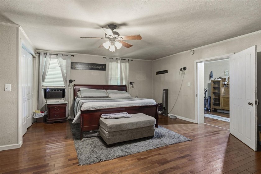 Escape to the peace and charm of country living with this - photo 15