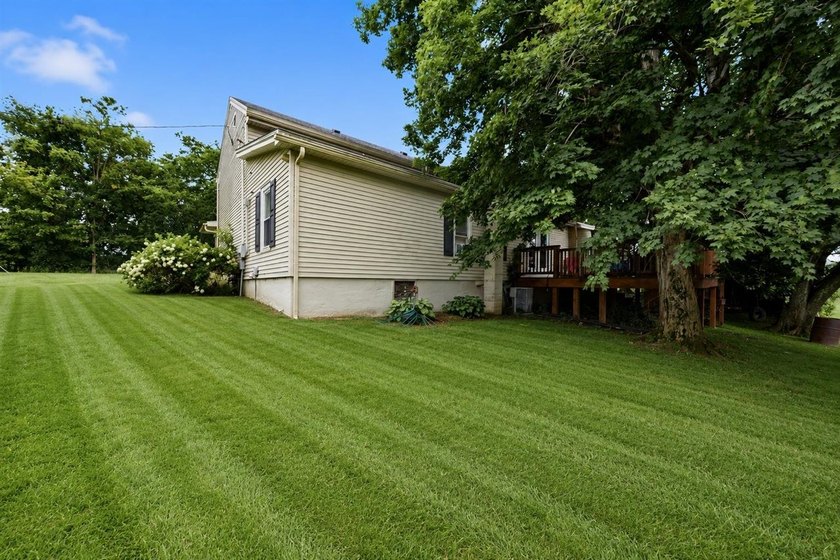 Escape to the peace and charm of country living with this - photo 28