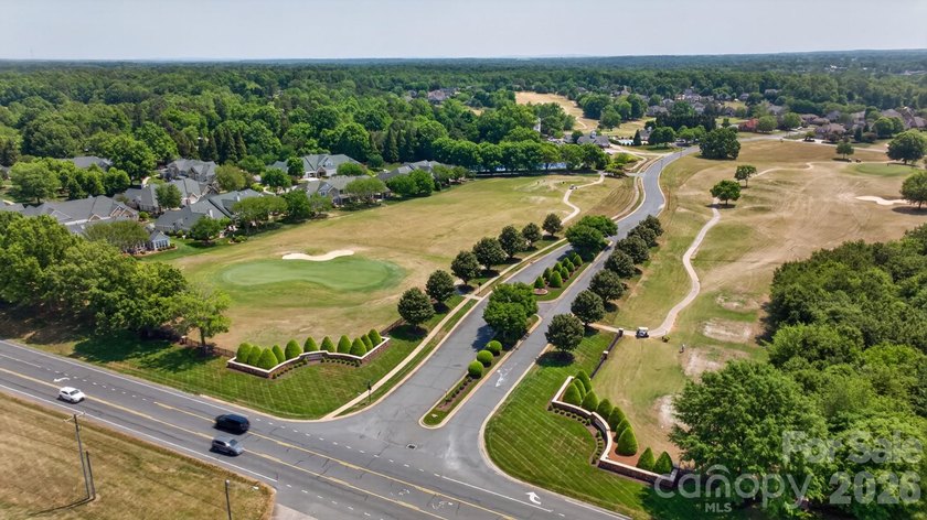 Live a carefree lifestyle with resort style amenities right here - photo 33