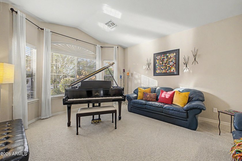 Welcome to this stunning Cave Creek home, where modern style and - photo 9