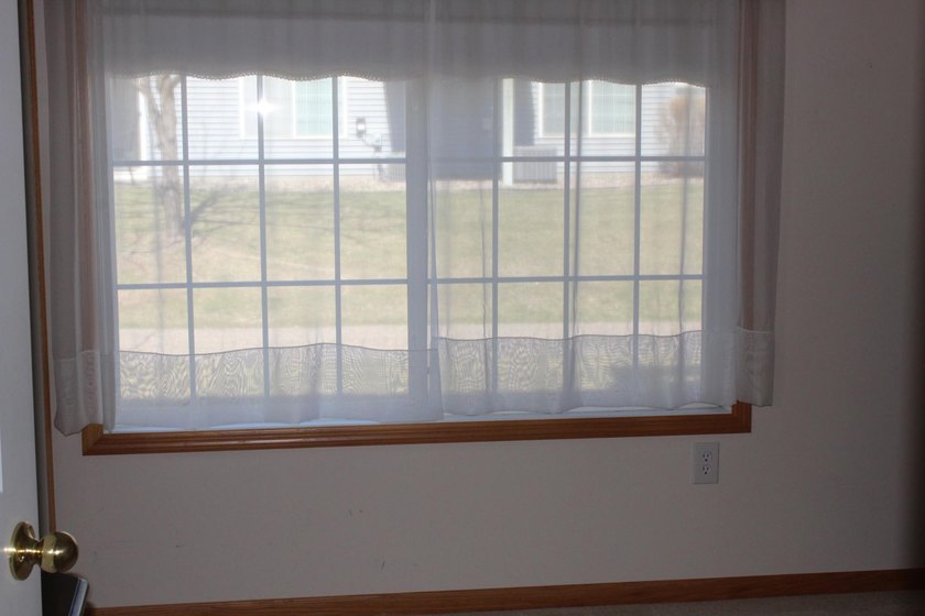 2/br-2/bath 1 level end unit-6 panel doors-fireplace w/marble - photo 14