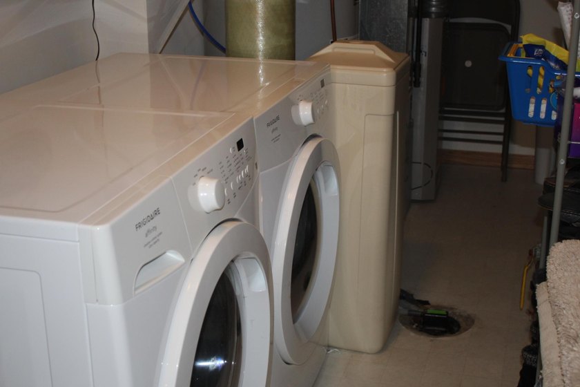 2/br-2/bath 1 level end unit-6 panel doors-fireplace w/marble - photo 19