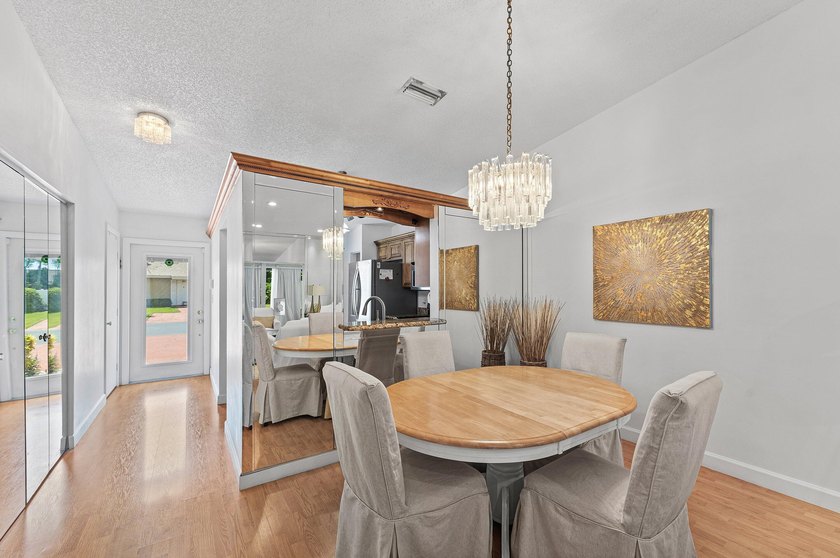Bright, immaculate, 2- bedroom, 2-bath villa is the perfect - photo 6