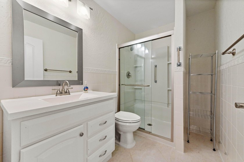 Step inside this beautiful 2-bedroom, 2-bathroom end-unit villa - photo 14