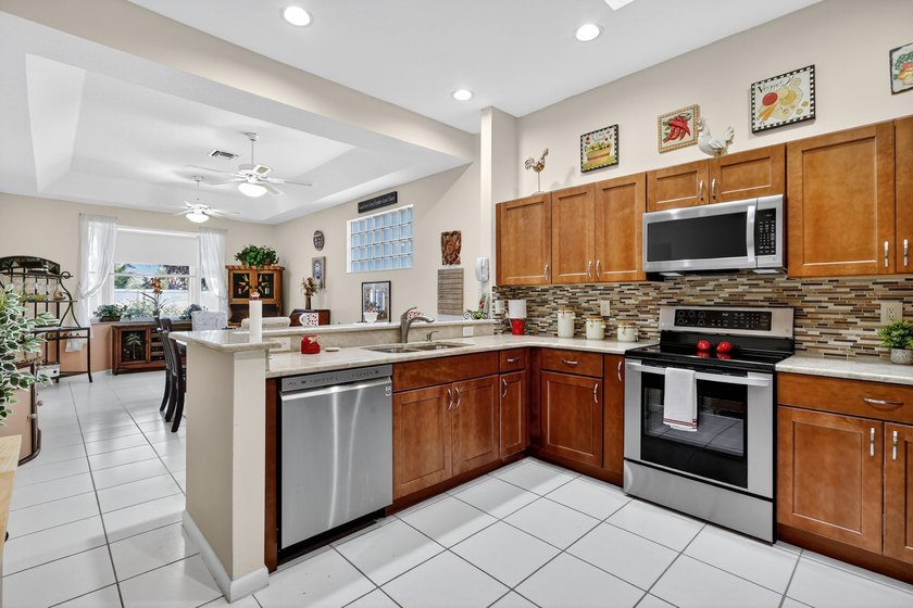 Owner offering up to $5,000 toward closing costs for this - photo 8