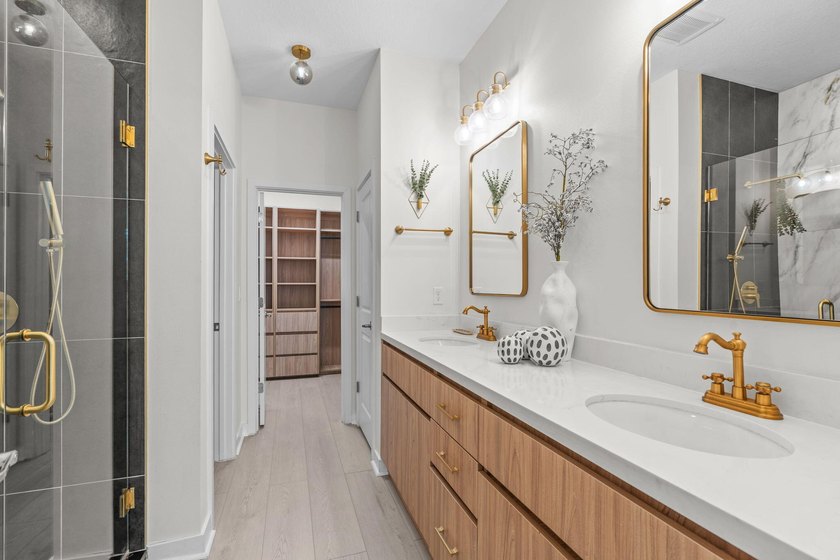 Beautifully upgraded and filled with natural light, this - photo 13