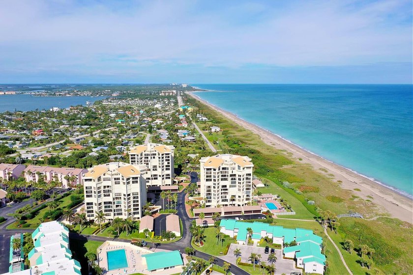 OCEAN VIEWS! Beautiful 2 bedroom 2 bath &amp; 1 car garage at - photo 4