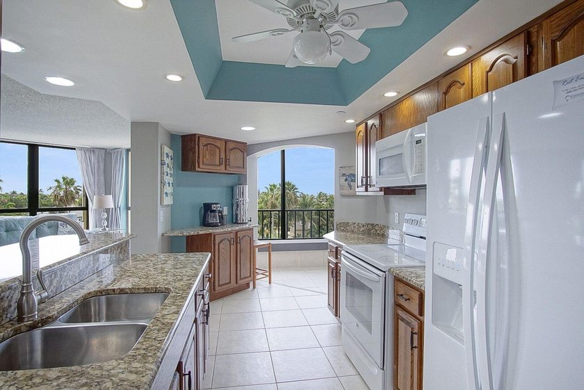 OCEAN VIEWS! Beautiful 2 bedroom 2 bath &amp; 1 car garage at - photo 10