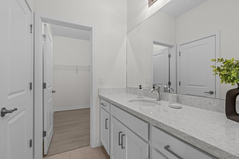 Beautifully upgraded and filled with natural light, this - photo 21