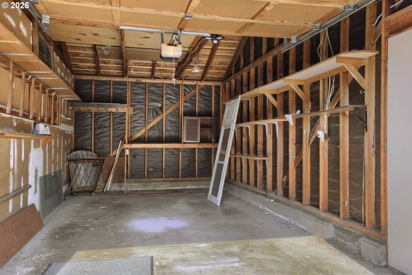 Best value! Opportunity awaits with this rare single-level home - photo 18