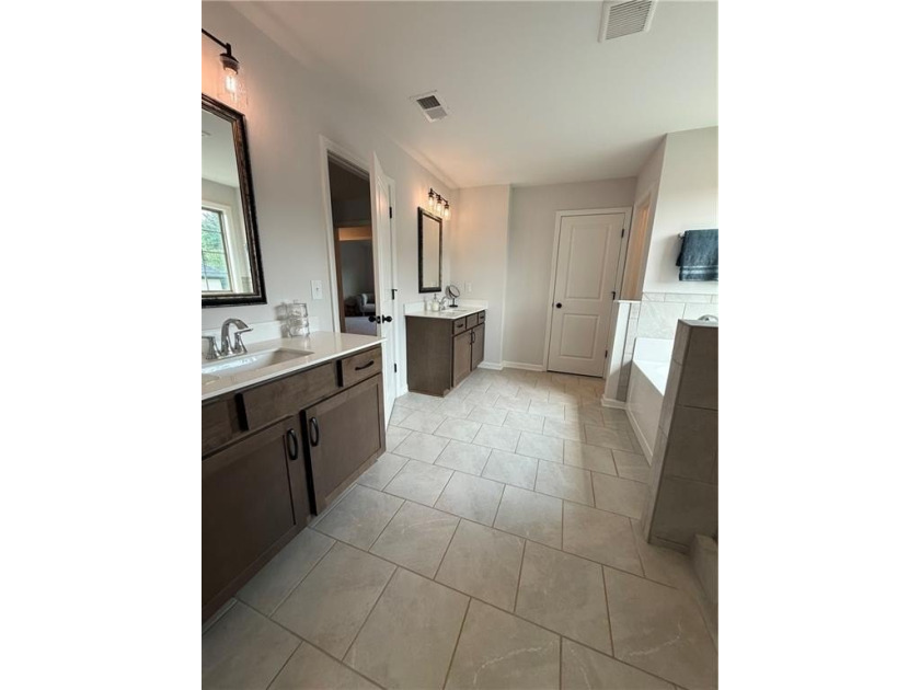 Welcome to The Haven at Plainsman Lake, in Auburn, AL, where - photo 20