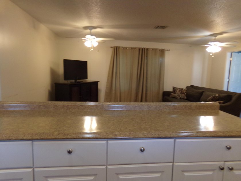 Welcome to this charming 3-bedroom, 2-bathroom manufactured home - photo 6