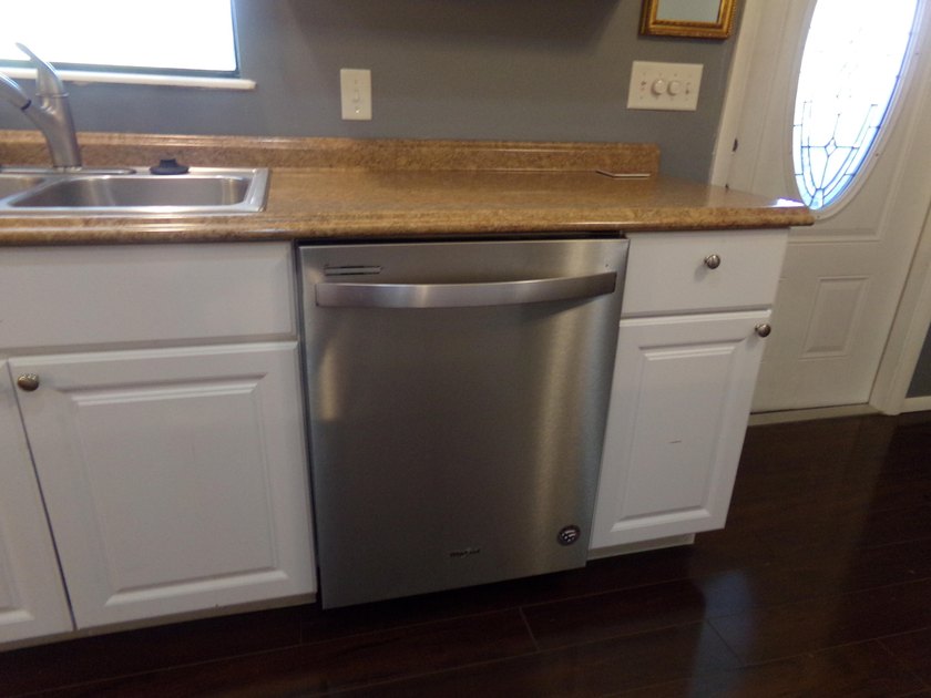 Welcome to this charming 3-bedroom, 2-bathroom manufactured home - photo 10
