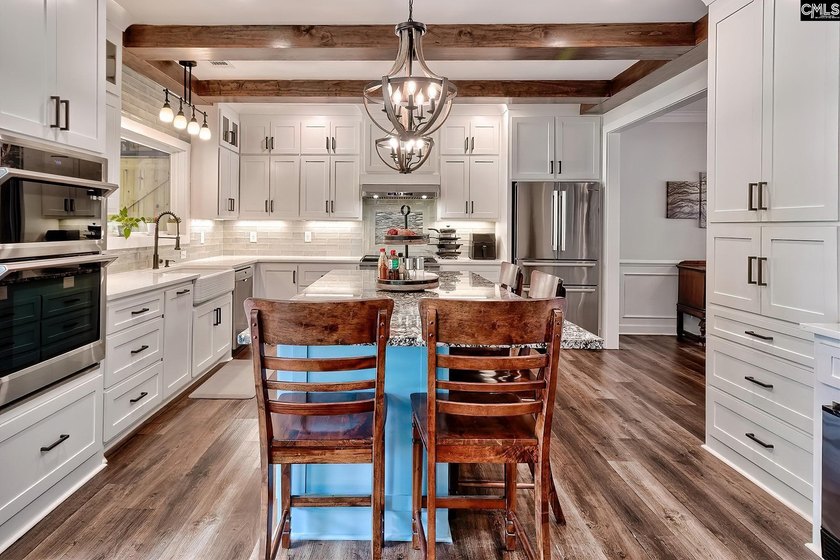 Beautifully updated home on Lake Murray! This five bedroom, 3.5 - photo 12
