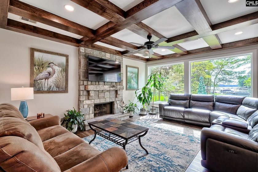 Beautifully updated home on Lake Murray! This five bedroom, 3.5 - photo 16
